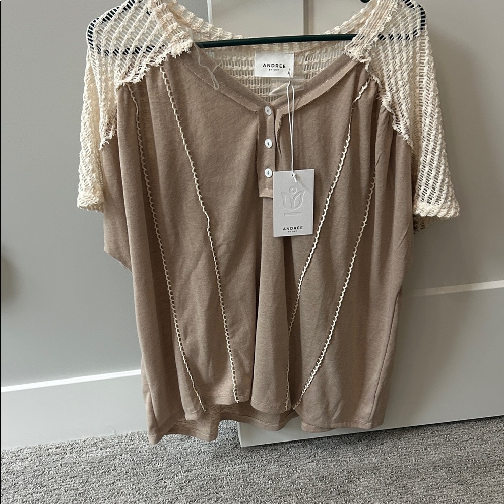 ANDREE BY UNIT Tan and Cream Blouse
